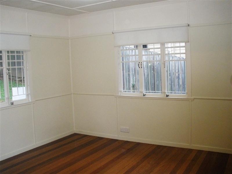 23 Burrowa Street, Stafford QLD 4053