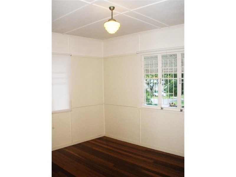 23 Burrowa Street, Stafford QLD 4053