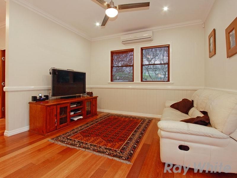 35 Eleventh Avenue, Kedron QLD 4031