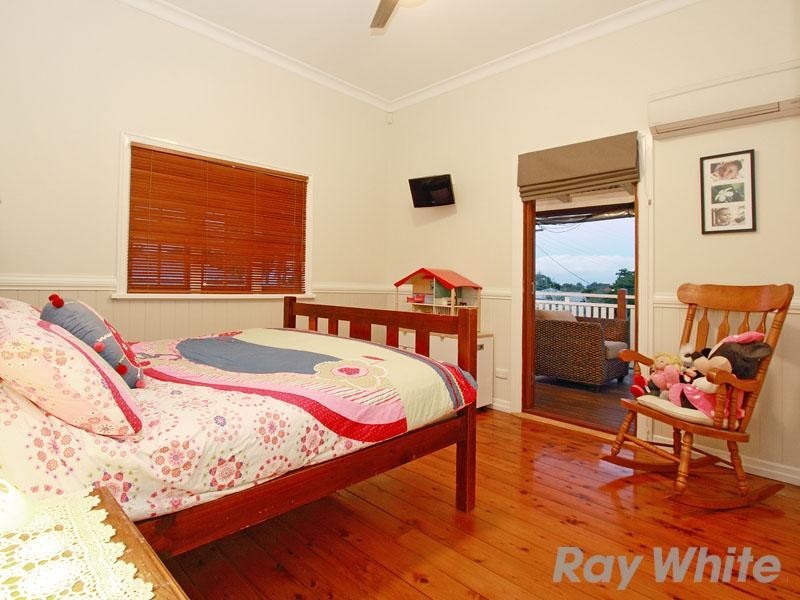 35 Eleventh Avenue, Kedron QLD 4031