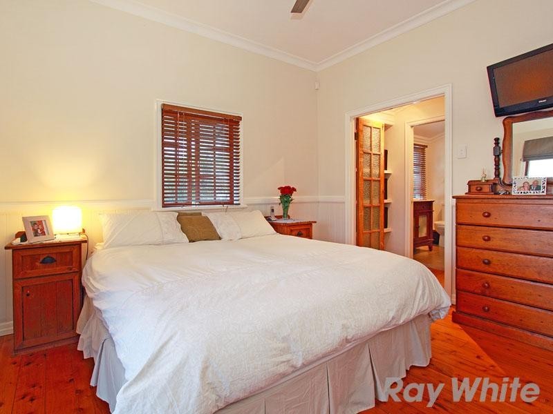 35 Eleventh Avenue, Kedron QLD 4031