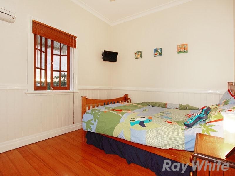 35 Eleventh Avenue, Kedron QLD 4031