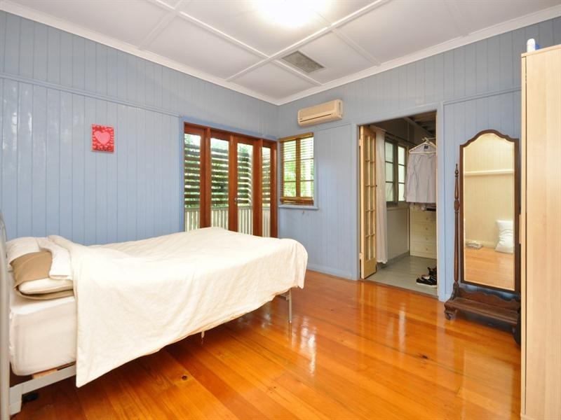 6 Waroon Street, Stafford QLD 4053