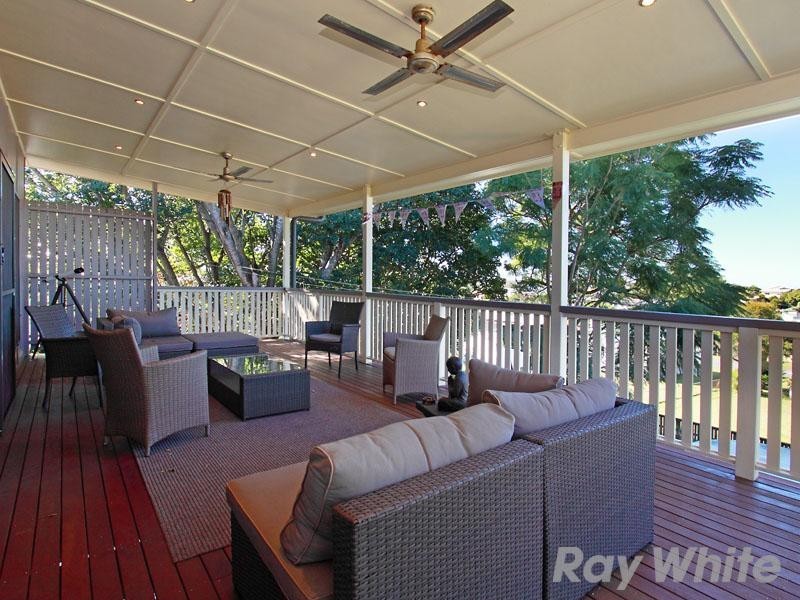 7 Bayview Street, Stafford Heights QLD 4053