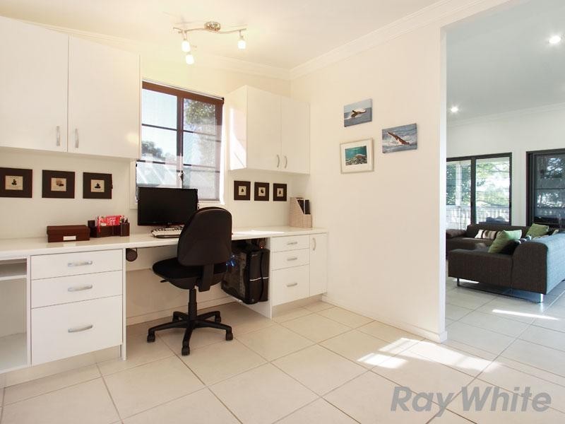 7 Bayview Street, Stafford Heights QLD 4053