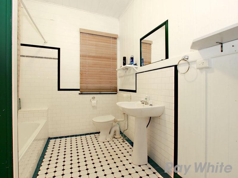 8 Ella Street, Red Hill QLD 4059