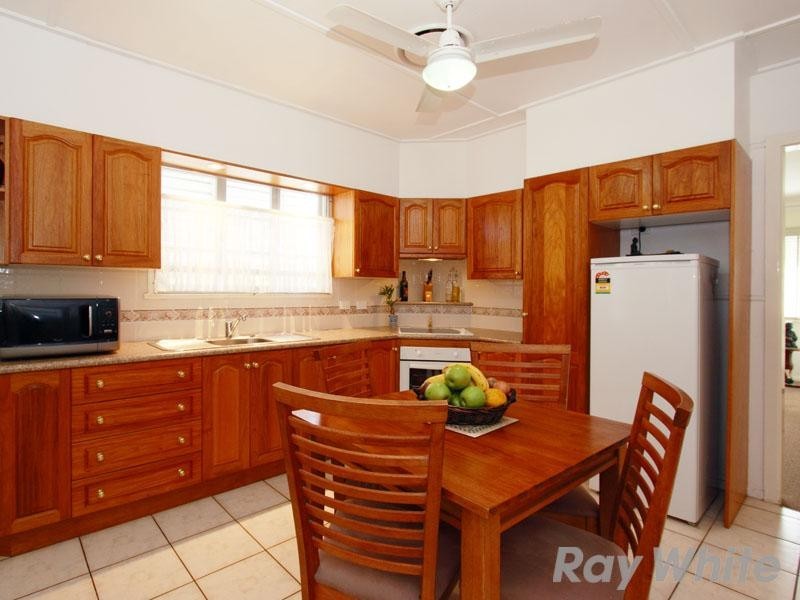 34 Burrowa Street, Stafford QLD 4053