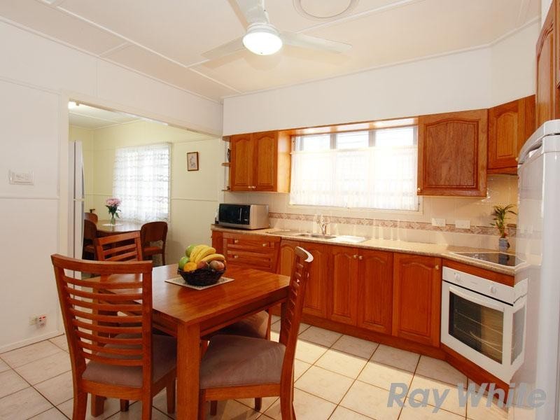 34 Burrowa Street, Stafford QLD 4053