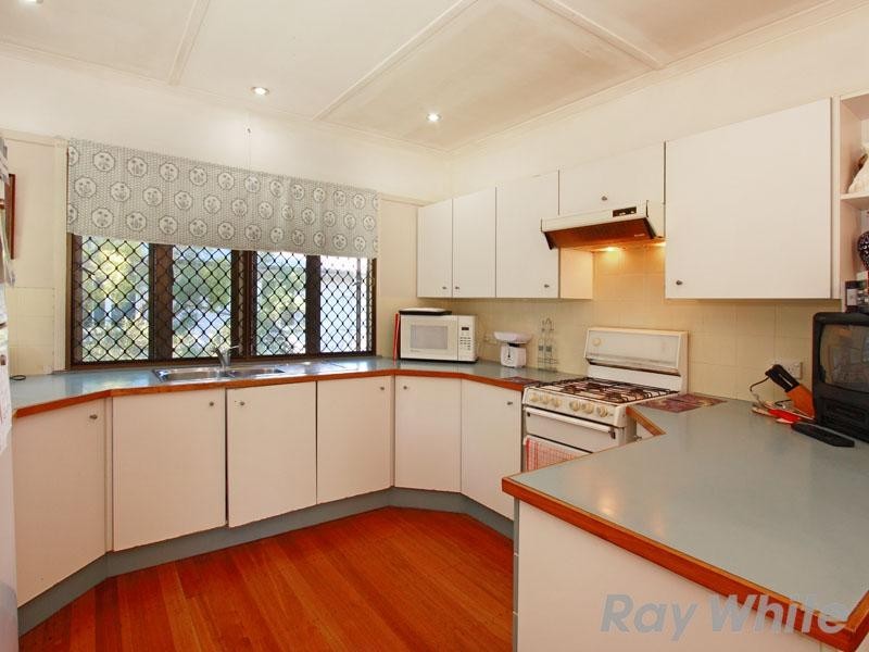 27 Thuruna Street, Stafford QLD 4053