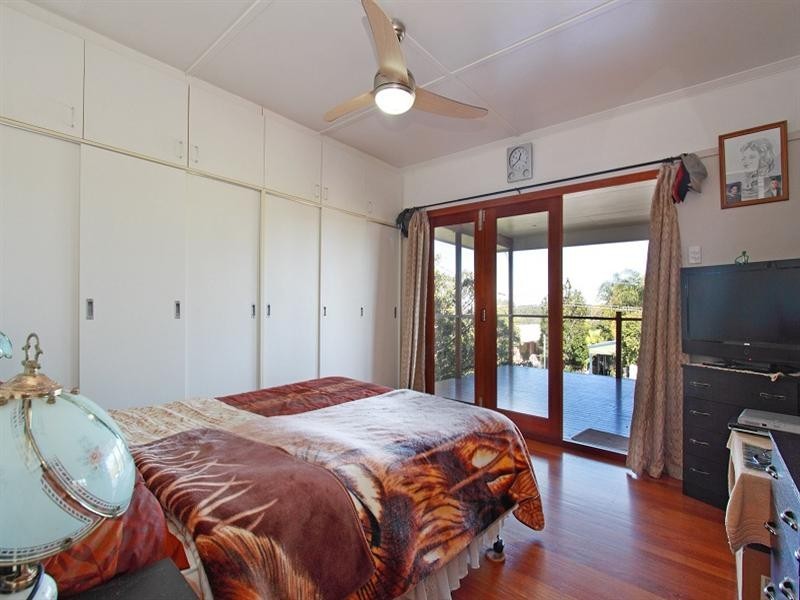 27 Thuruna Street, Stafford QLD 4053