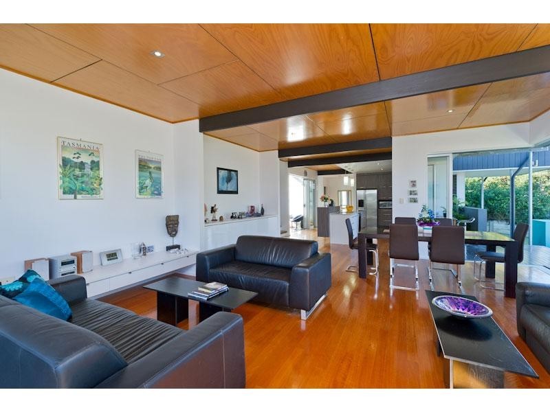 77 Gracemere Street, Newmarket QLD 4051