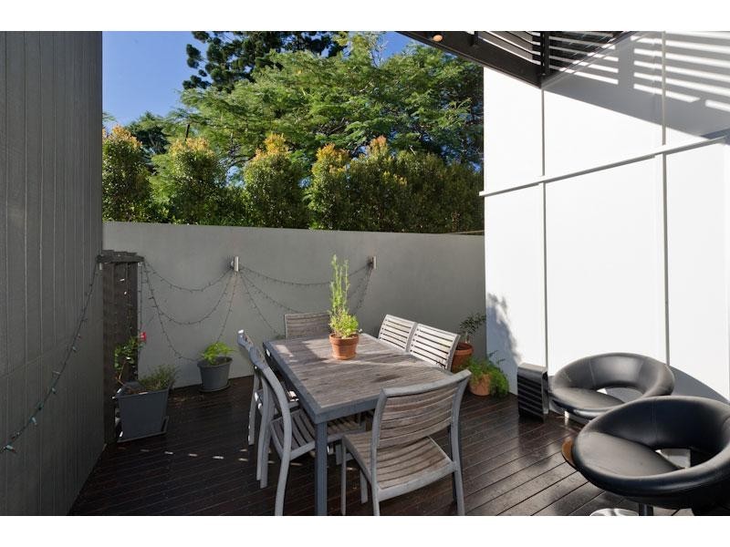 77 Gracemere Street, Newmarket QLD 4051