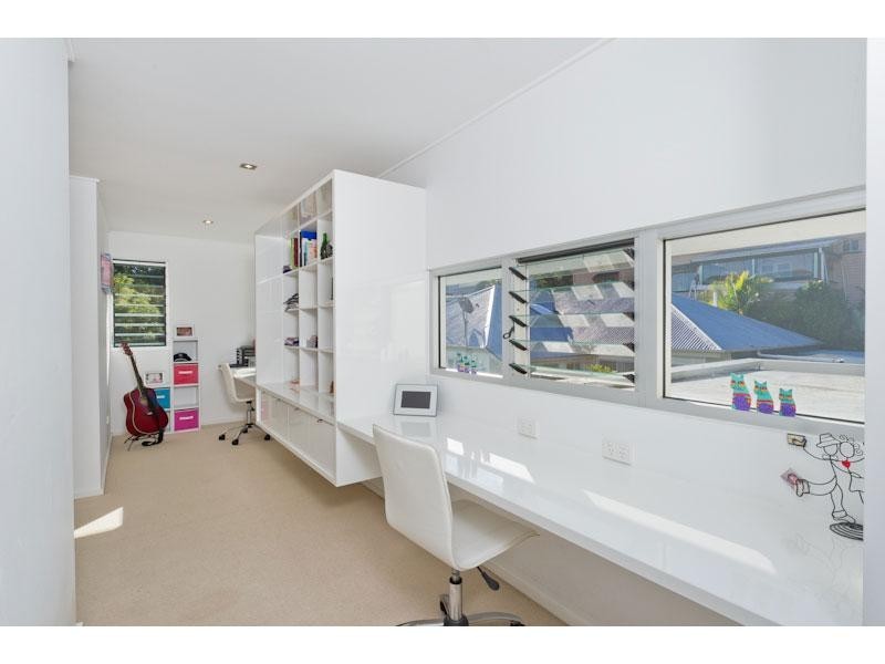 77 Gracemere Street, Newmarket QLD 4051