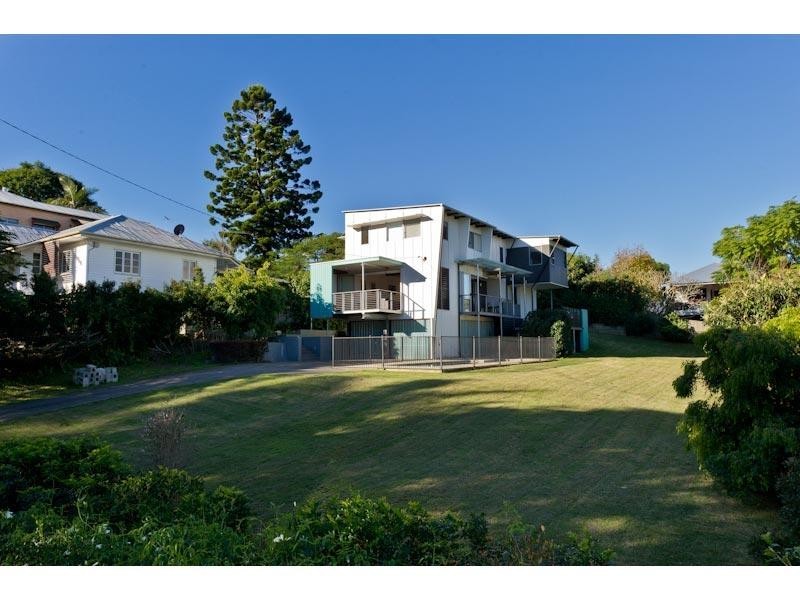 77 Gracemere Street, Newmarket QLD 4051