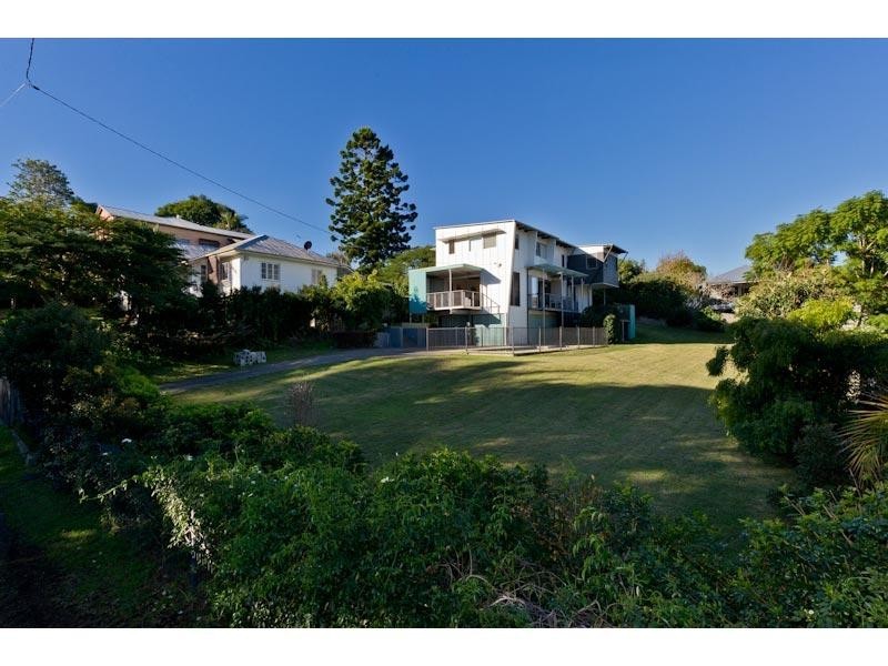 77 Gracemere Street, Newmarket QLD 4051