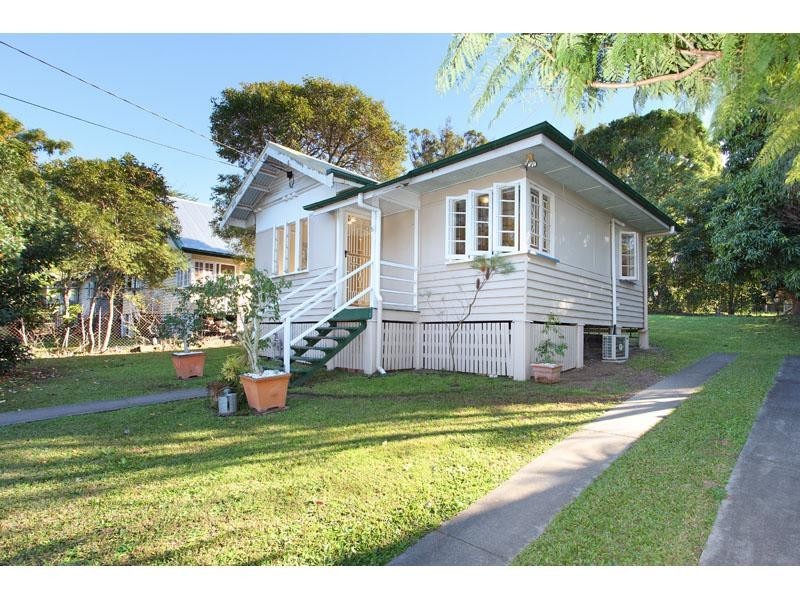 54 Dorrigo Street, Stafford Heights QLD 4053