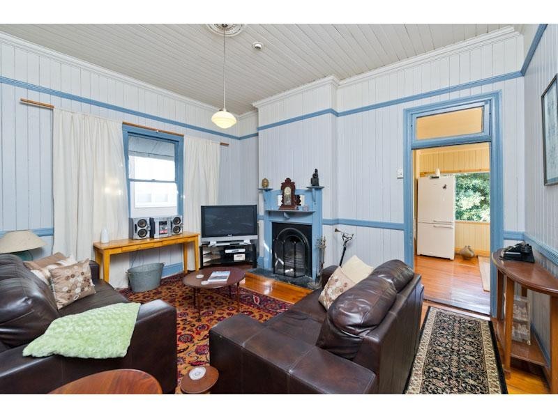 33 Swan Terrace, Windsor QLD 4030