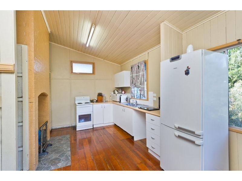 33 Swan Terrace, Windsor QLD 4030