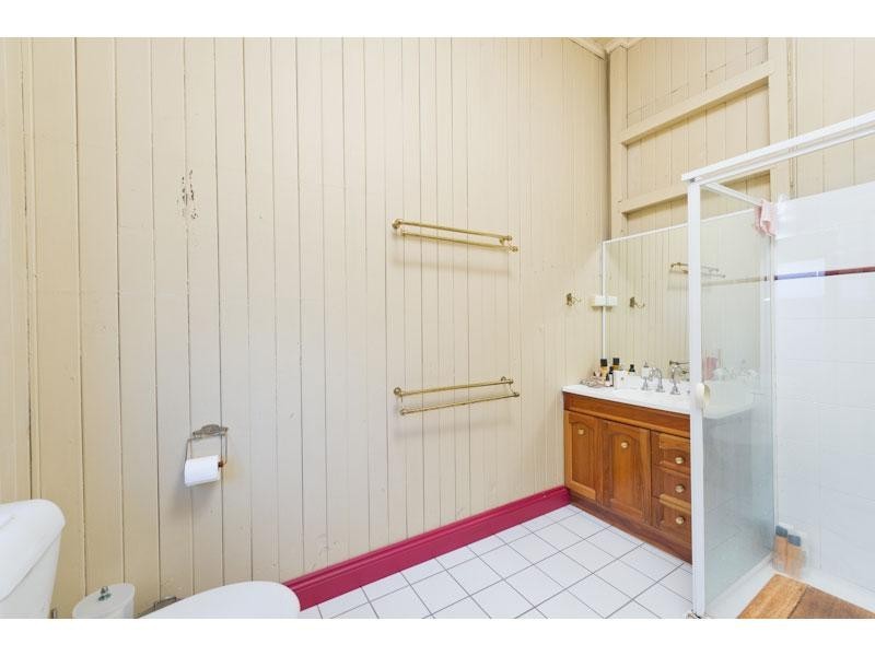 33 Swan Terrace, Windsor QLD 4030