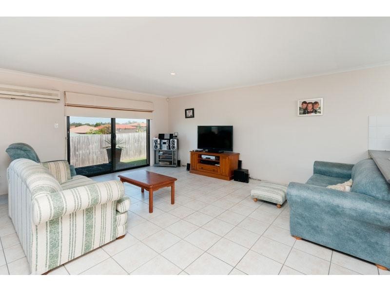 3 Crampton Court, Arana Hills QLD 4054