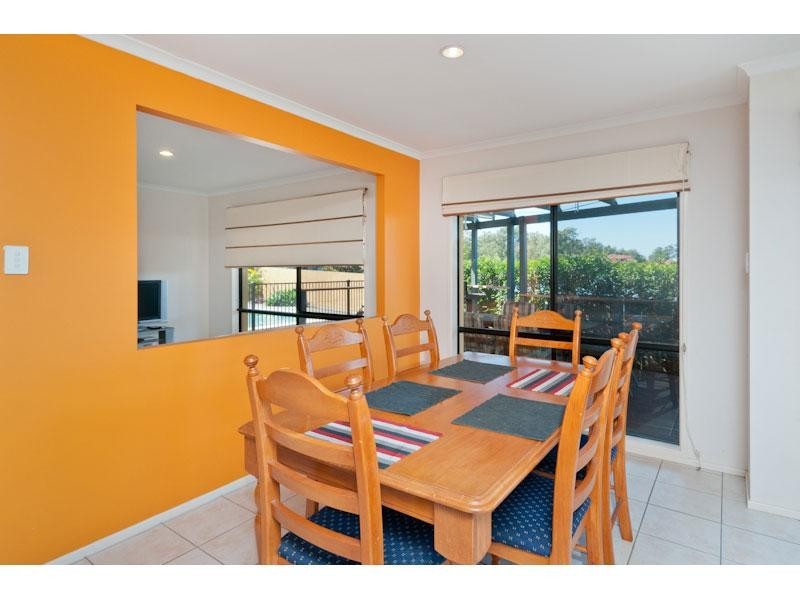 3 Crampton Court, Arana Hills QLD 4054