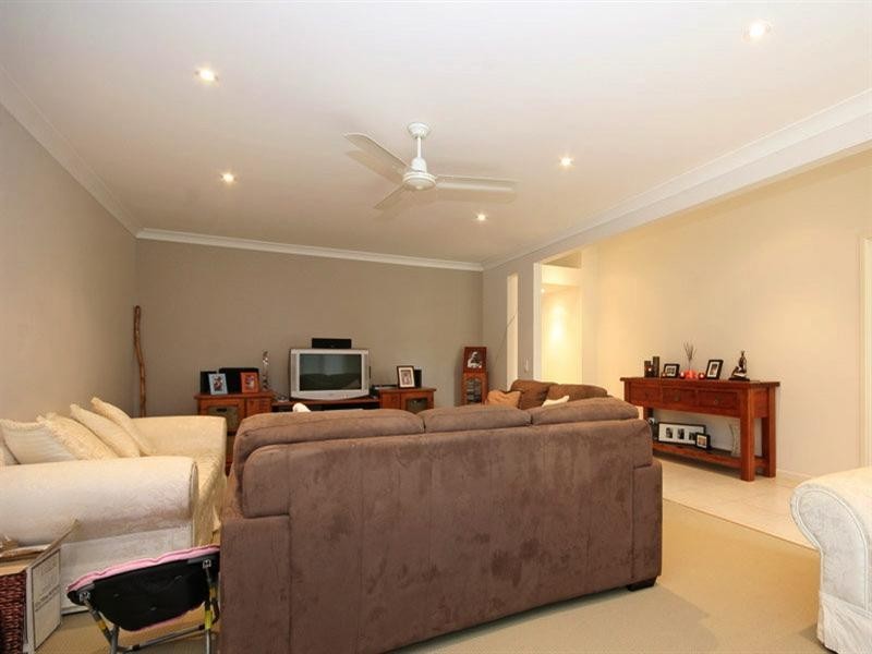 3 Tamari Place, Petrie QLD 4502