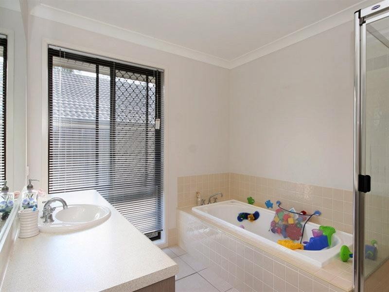 3 Tamari Place, Petrie QLD 4502