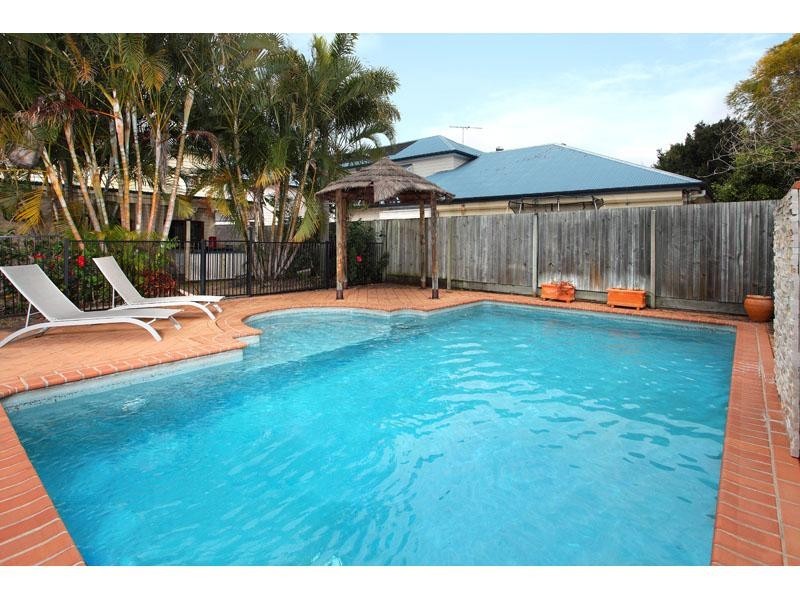 12 Dawn Street, Kedron QLD 4031