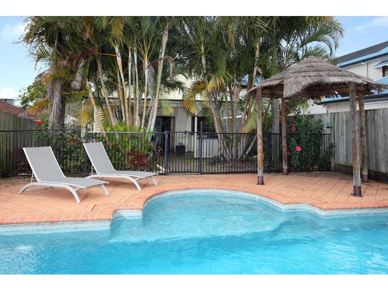 12 Dawn Street, Kedron QLD 4031