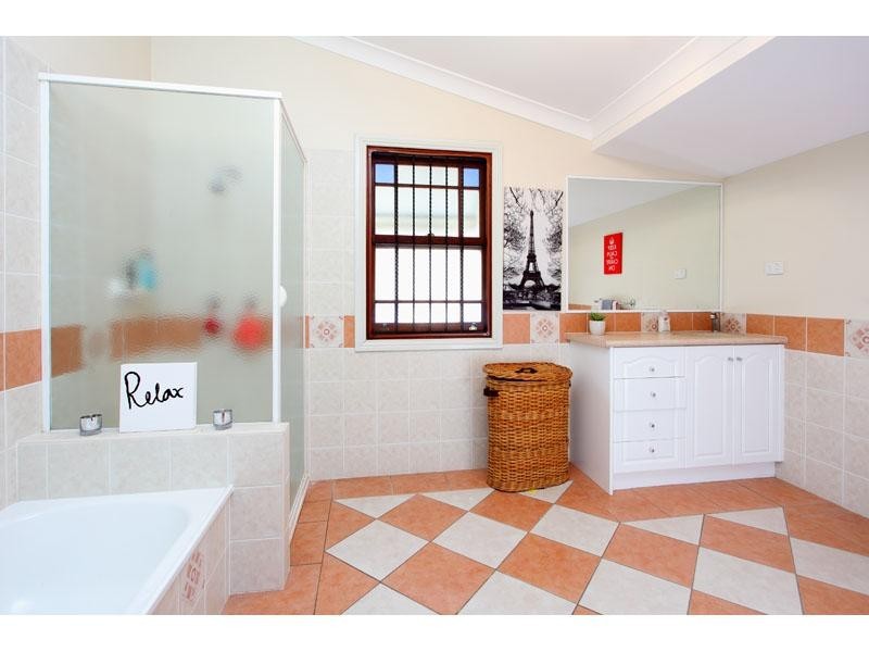 12 Dawn Street, Kedron QLD 4031