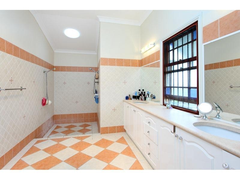 12 Dawn Street, Kedron QLD 4031