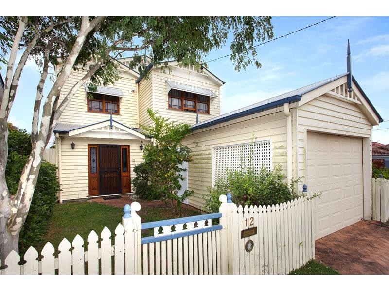 12 Dawn Street, Kedron QLD 4031