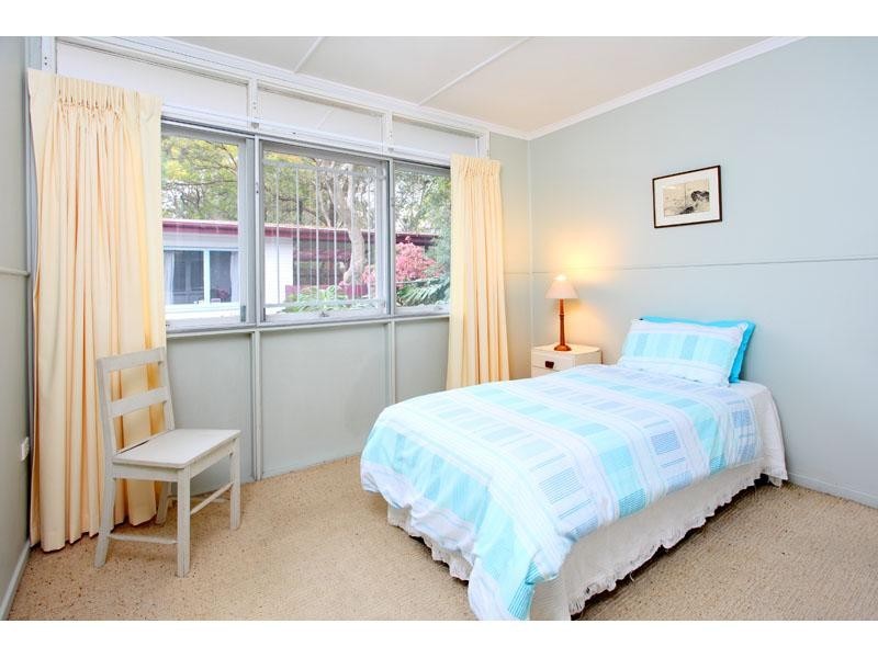 28 Amott Street, Stafford Heights QLD 4053