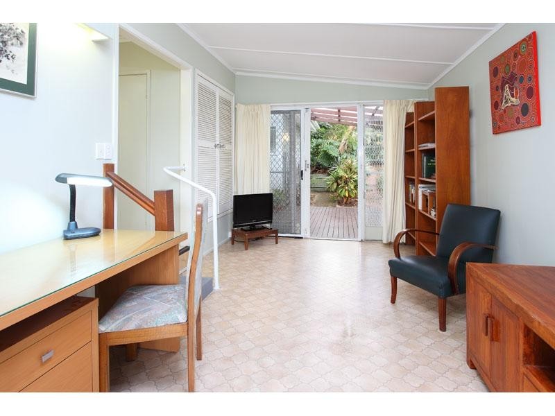 28 Amott Street, Stafford Heights QLD 4053