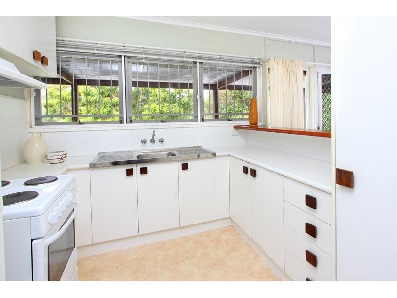 28 Amott Street, Stafford Heights QLD 4053