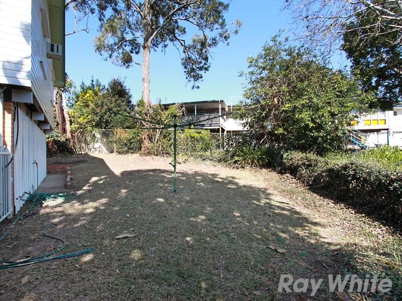 43 Redgrave Street, Stafford Heights QLD 4053