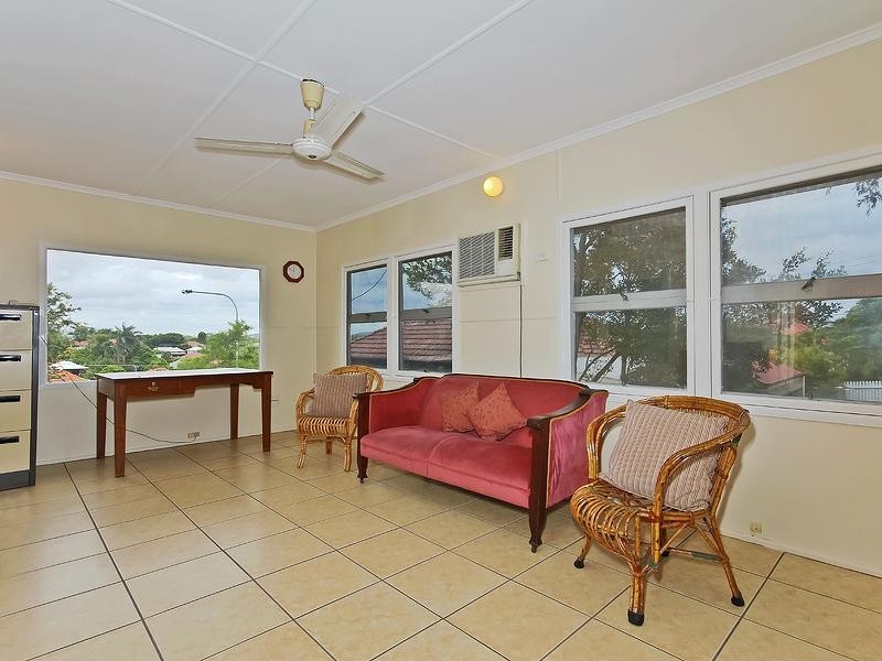 232 Edinburgh Castle Road, Wavell Heights QLD 4012