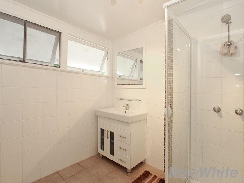 33 Kinnerton Street, Chermside West QLD 4032