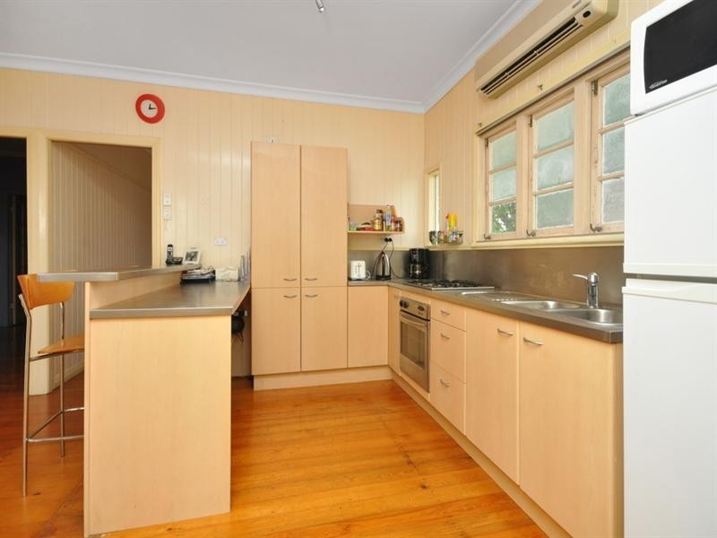 6 Waroon Street, Stafford QLD 4053