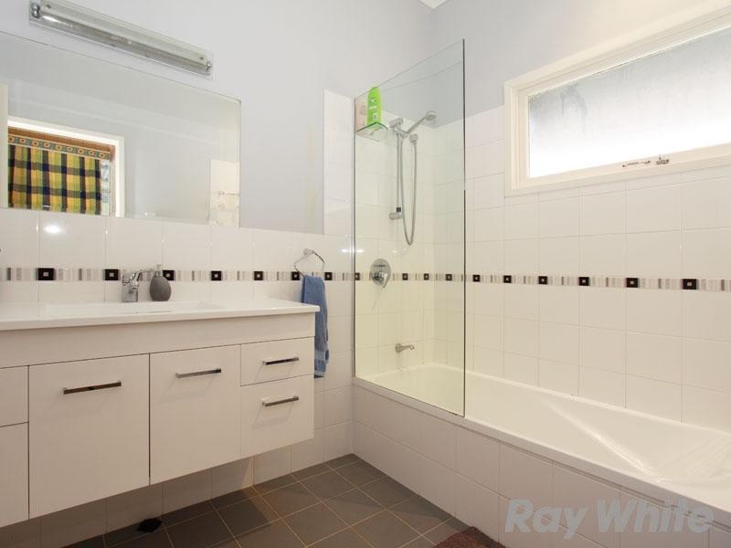 18 Keith Street, Clayfield QLD 4011