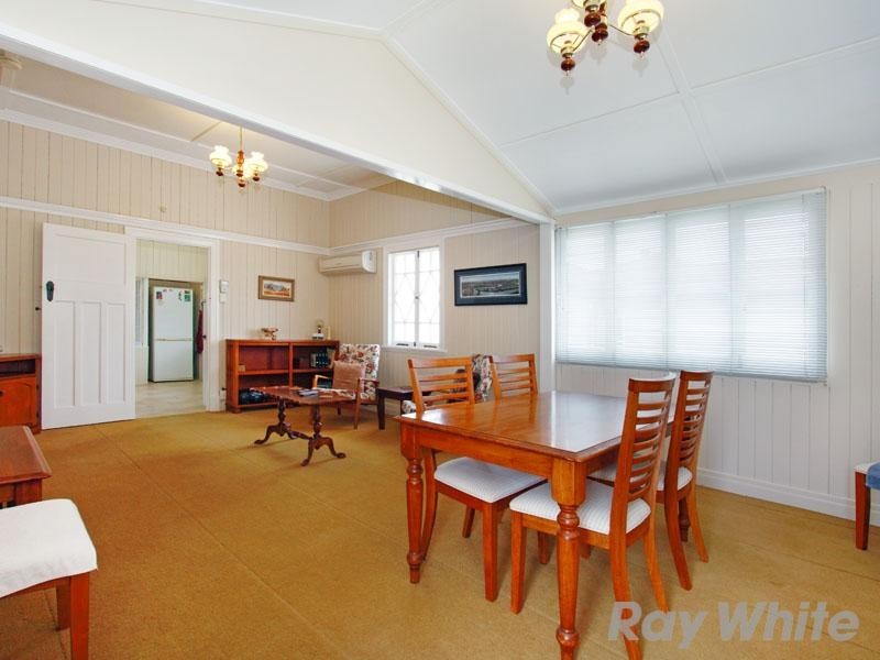 35 Glenfern Avenue, Kedron QLD 4031