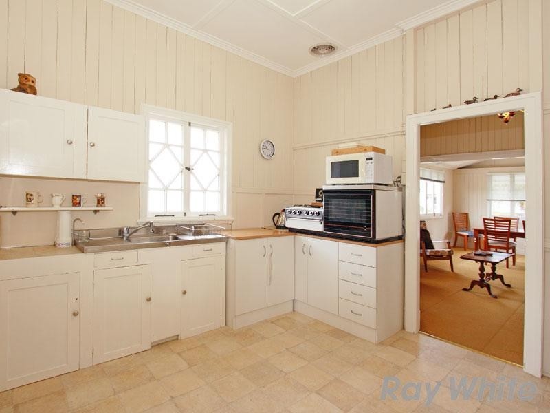 35 Glenfern Avenue, Kedron QLD 4031