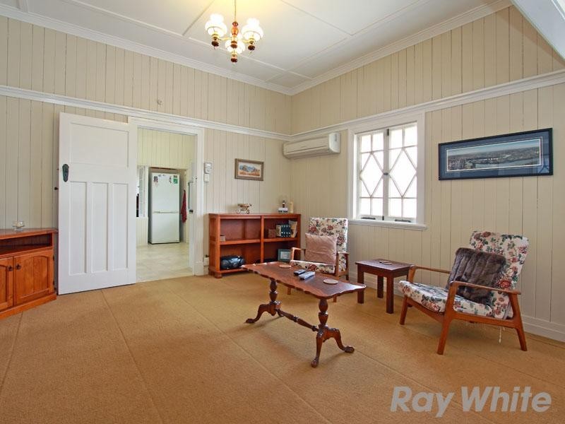 35 Glenfern Avenue, Kedron QLD 4031