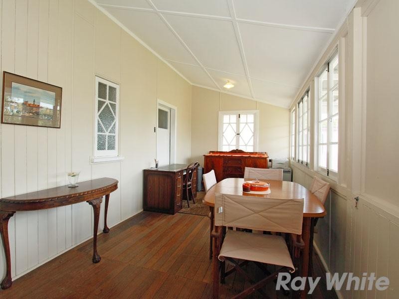 35 Glenfern Avenue, Kedron QLD 4031