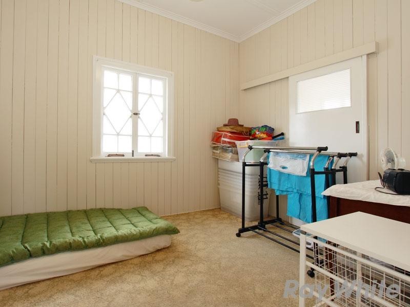 35 Glenfern Avenue, Kedron QLD 4031