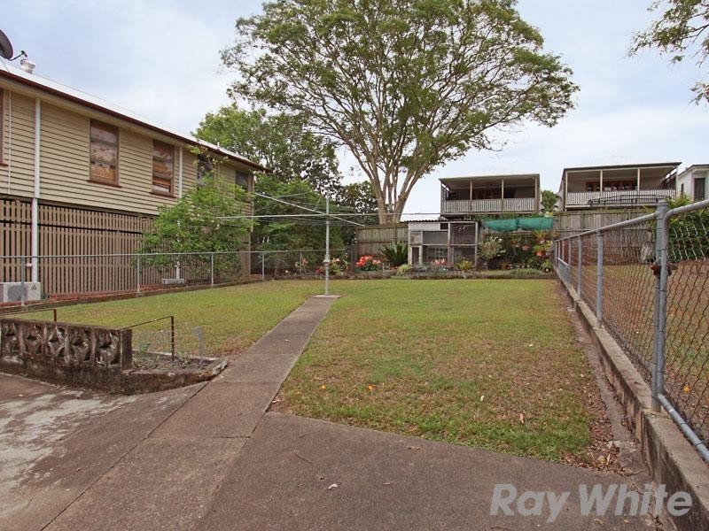 25 Stirling Street, Gordon Park QLD 4031
