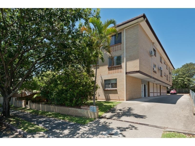 2/21 Le Geyt Street, Windsor QLD 4030