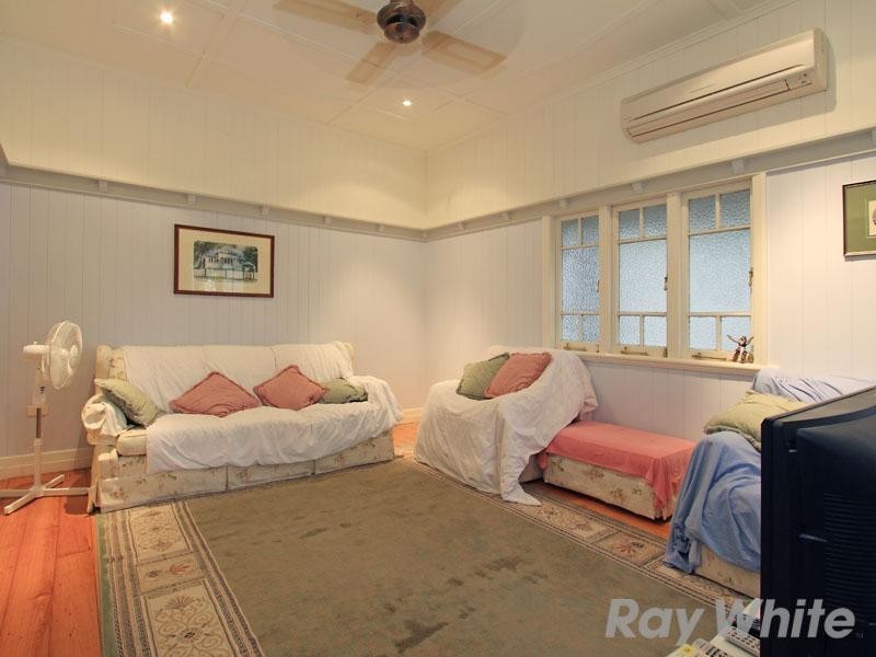 63 Seventh Avenue, Kedron QLD 4031