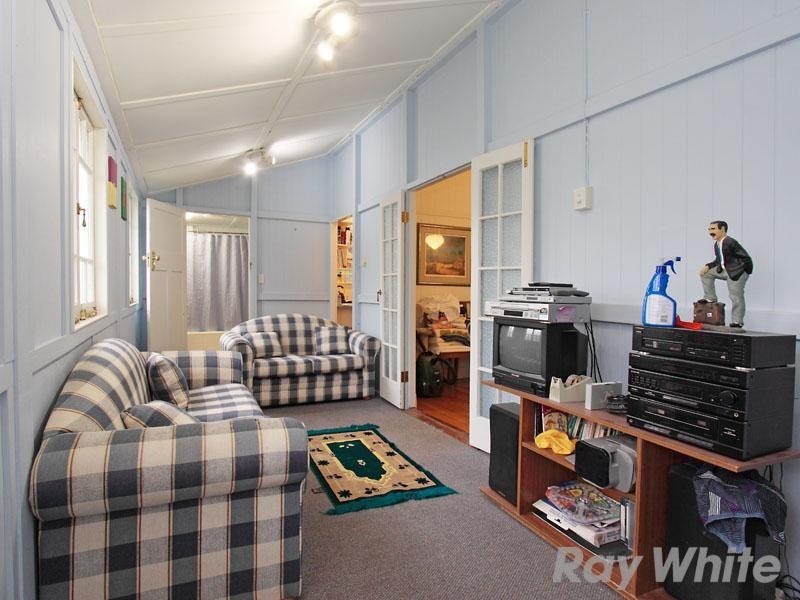 63 Seventh Avenue, Kedron QLD 4031