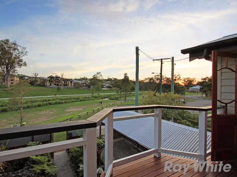 8 Johnston Street, Gordon Park QLD 4031